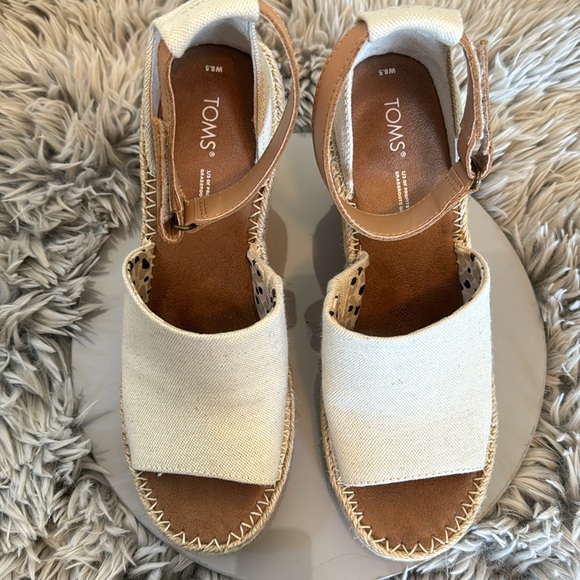 Toms ankle strap wedge sandals. NWT . 8.5 - Picture 7 of 7